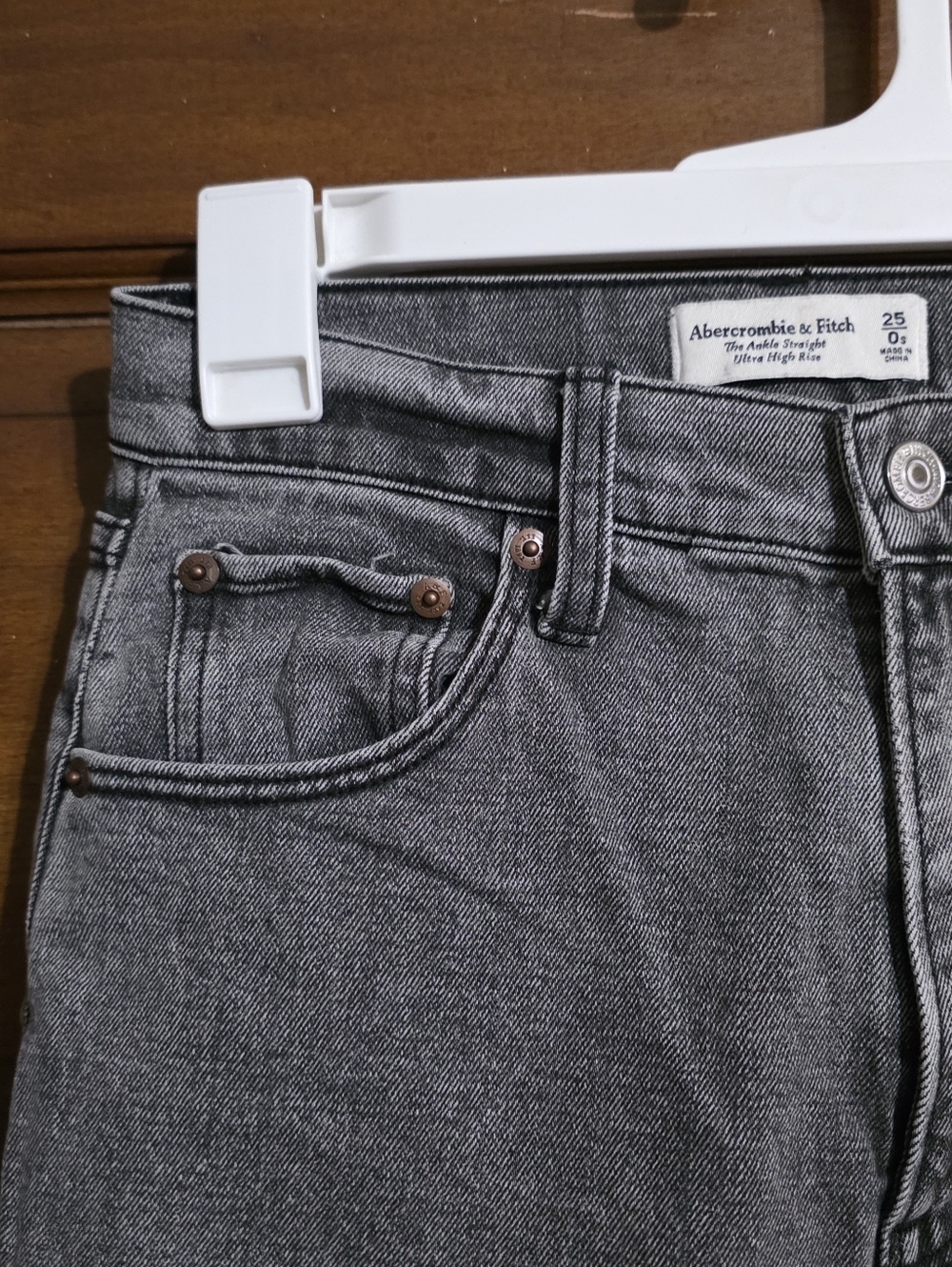 Abercrombie & Fitch The Ankle Straight Jeans Gray Wash Size 25 - Picture 9 of 13